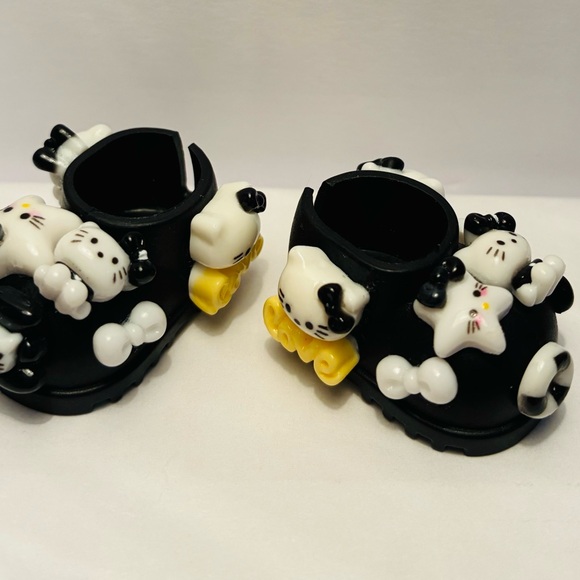 Labubu Hello KittyHandmade hello kitty Cute fun  Gift black white accessory - Picture 1 of 2